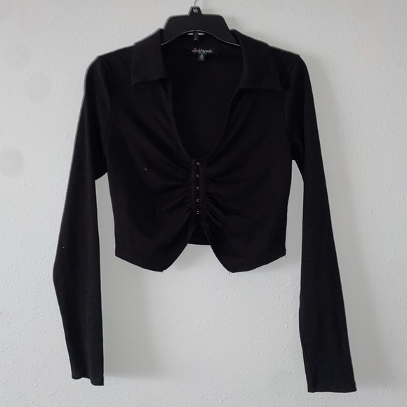 Black collared long sleeve cropped shirt - Picture 3 of 3